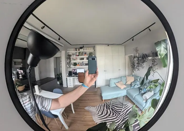 Urban Jungle Retreat Апартаменты